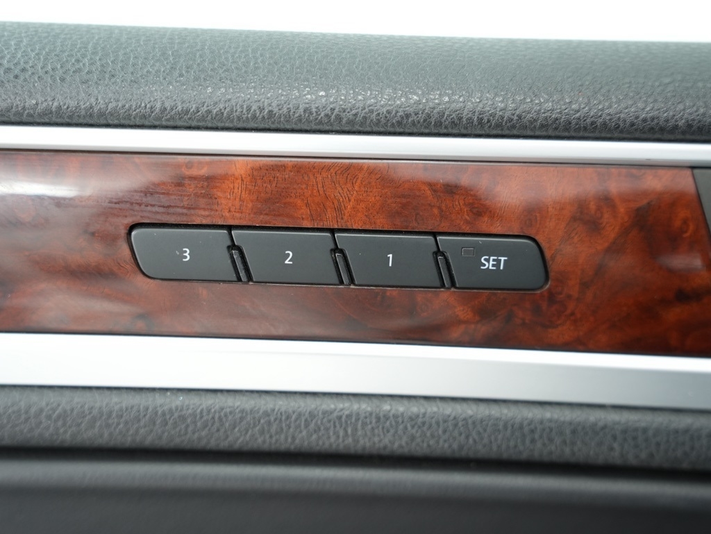 Volkswagen Touareg 4dr VR6 Sport w/Nav 2013