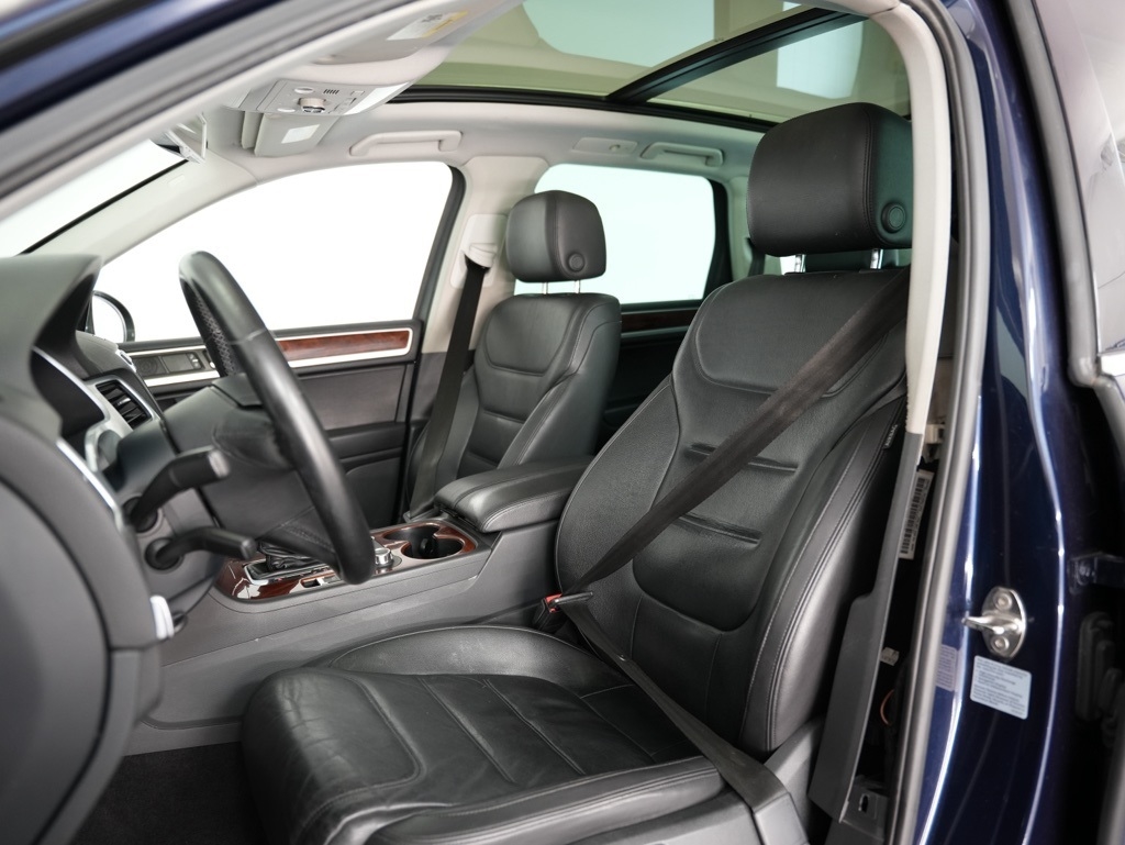 Volkswagen Touareg 4dr VR6 Sport w/Nav 2013