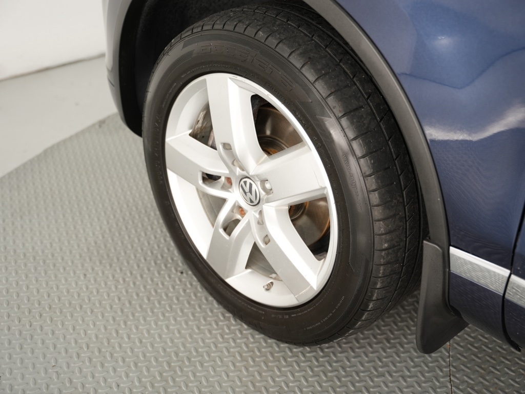 Volkswagen Touareg 4dr VR6 Sport w/Nav 2013