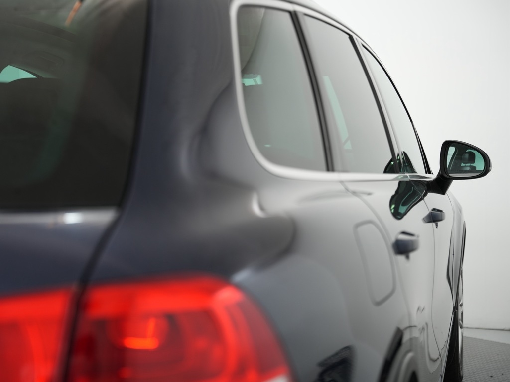 Volkswagen Touareg 4dr VR6 Sport w/Nav 2013