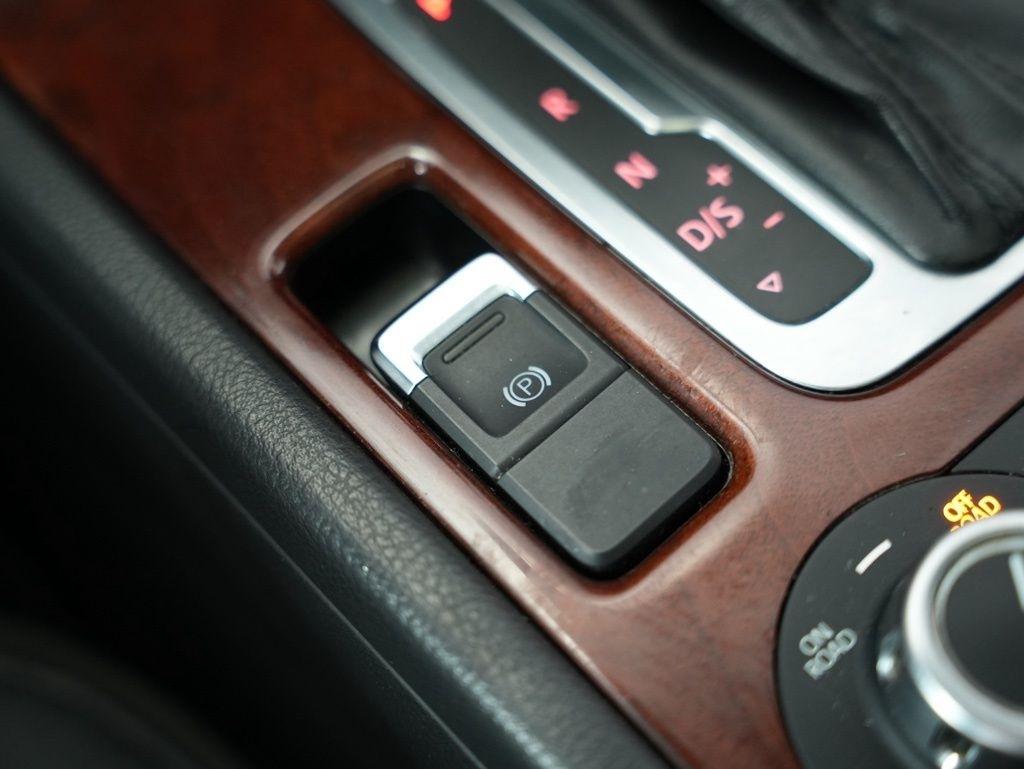 Volkswagen Touareg 4dr VR6 Sport w/Nav 2013