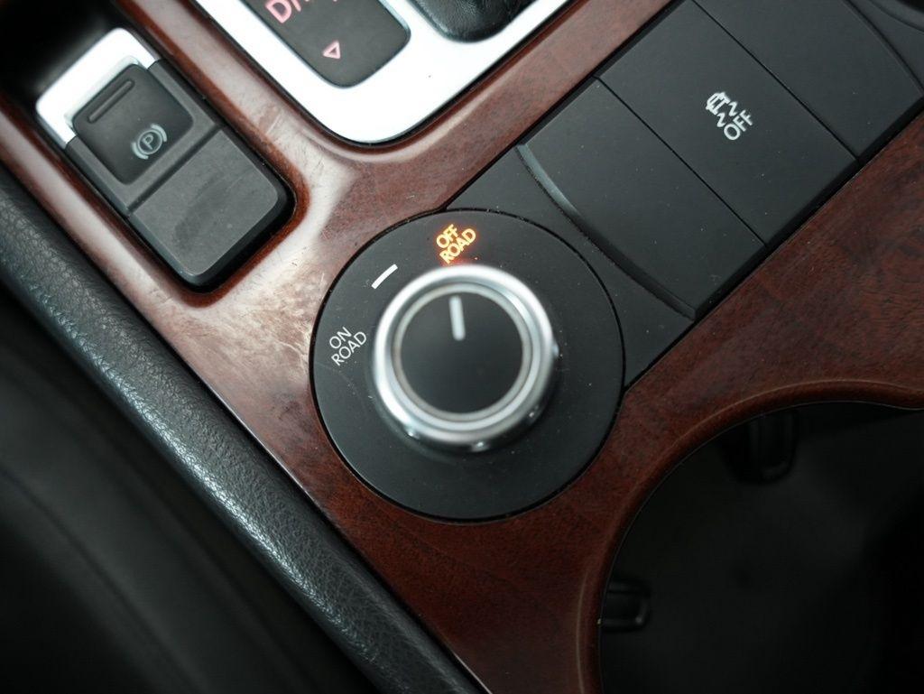 Volkswagen Touareg 4dr VR6 Sport w/Nav 2013