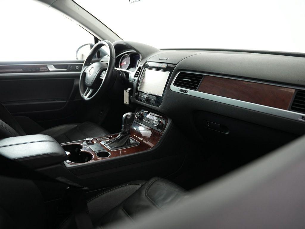 Volkswagen Touareg 4dr VR6 Sport w/Nav 2013