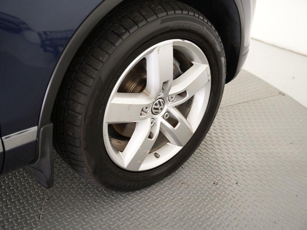 Volkswagen Touareg 4dr VR6 Sport w/Nav 2013