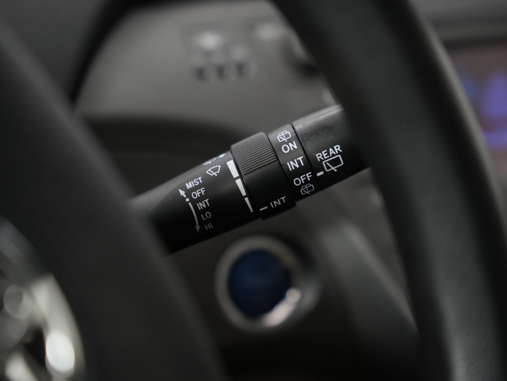 Toyota Prius 5dr HB Three (Natl) 2012