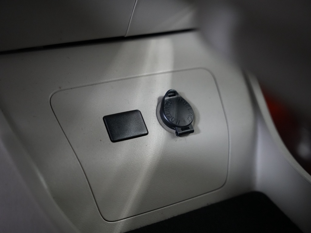 Toyota Prius 5dr HB Three (Natl) 2012