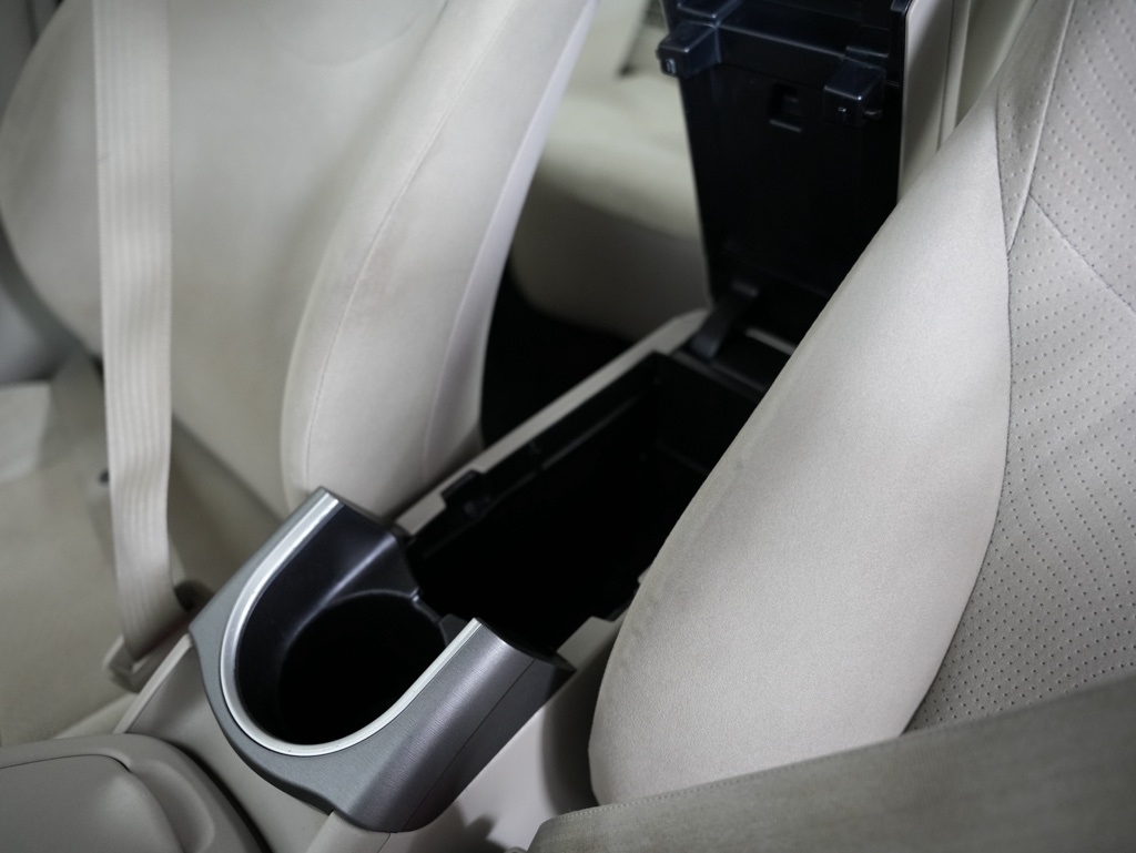 Toyota Prius 5dr HB Three (Natl) 2012