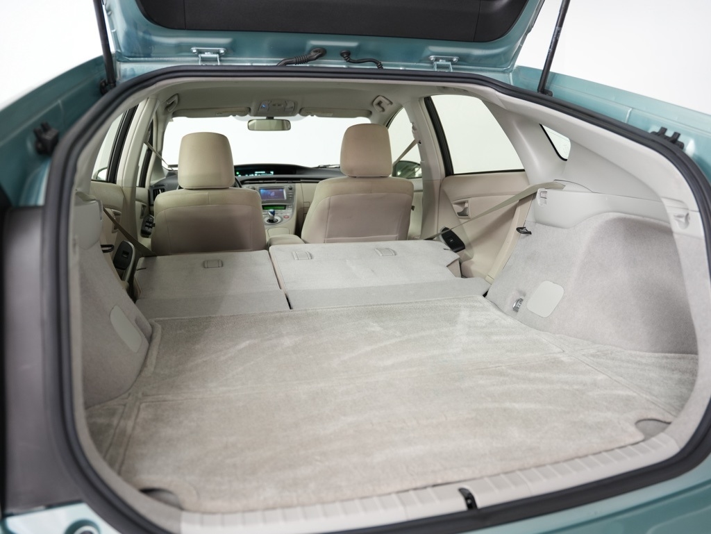 Toyota Prius 5dr HB Three (Natl) 2012