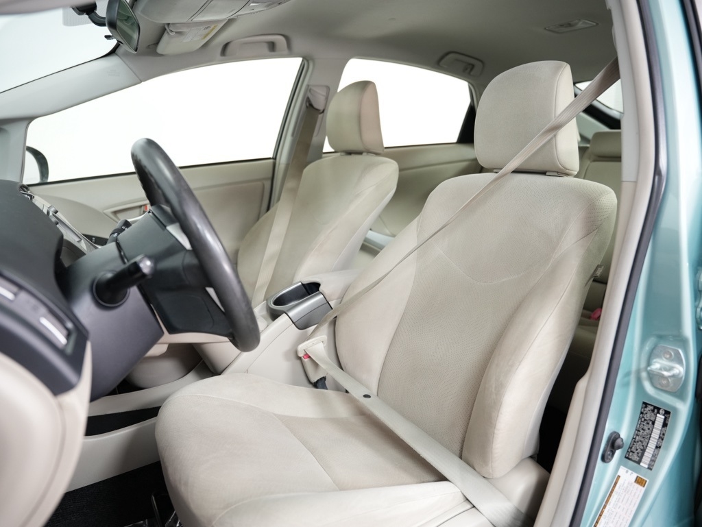 Toyota Prius 5dr HB Three (Natl) 2012