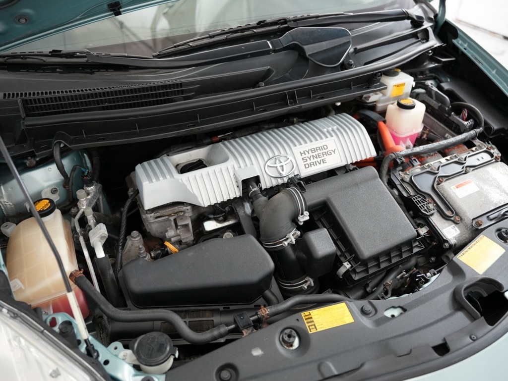 Toyota Prius 5dr HB Three (Natl) 2012