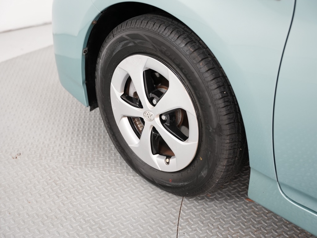 Toyota Prius 5dr HB Three (Natl) 2012