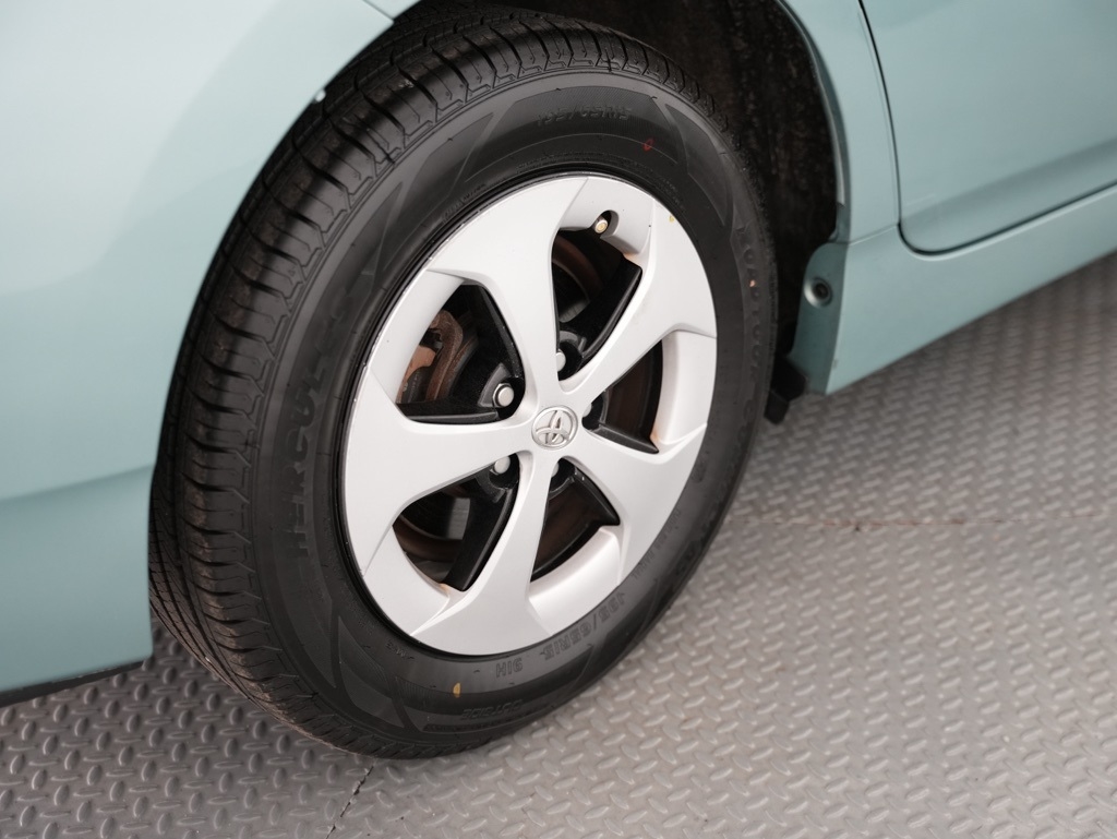 Toyota Prius 5dr HB Three (Natl) 2012