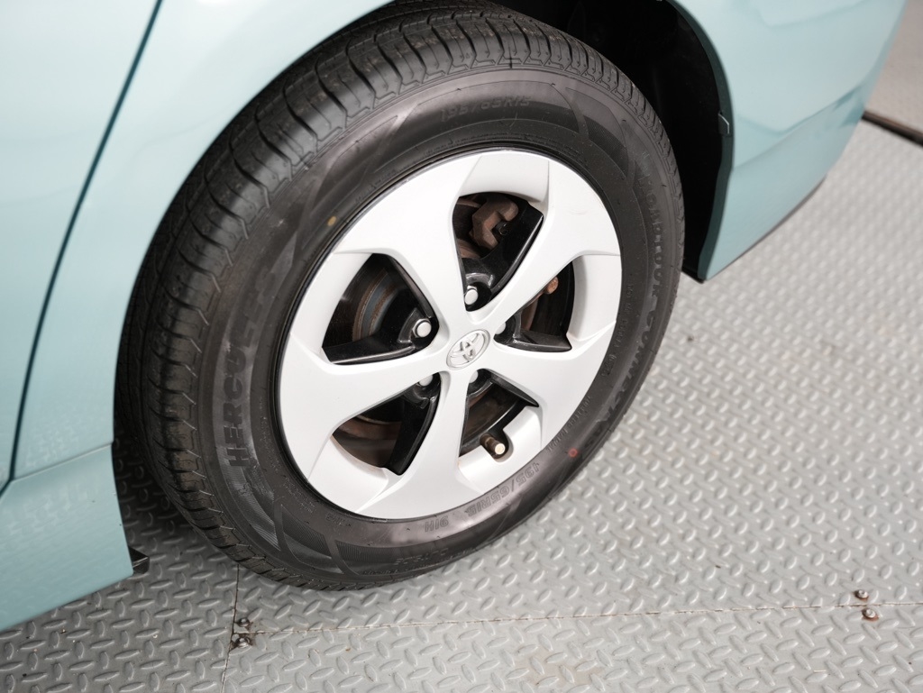 Toyota Prius 5dr HB Three (Natl) 2012