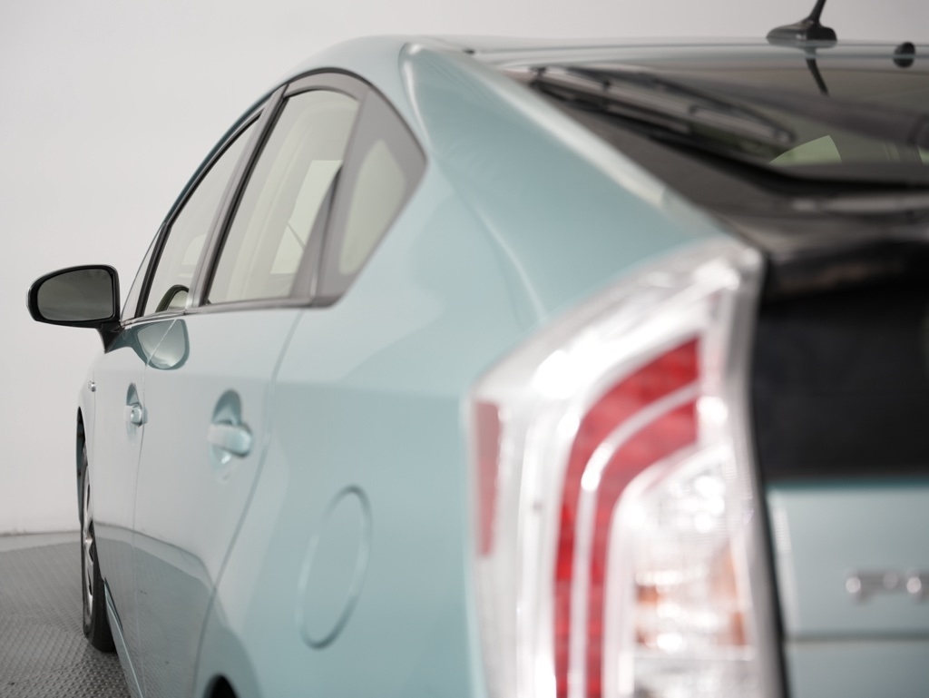 Toyota Prius 5dr HB Three (Natl) 2012