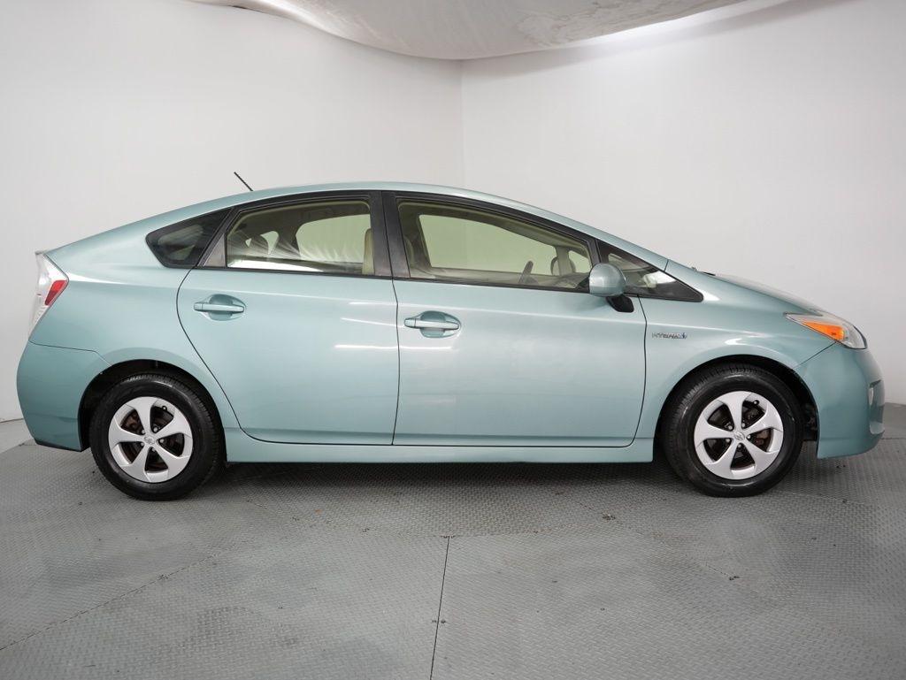 Toyota Prius 5dr HB Three (Natl) 2012