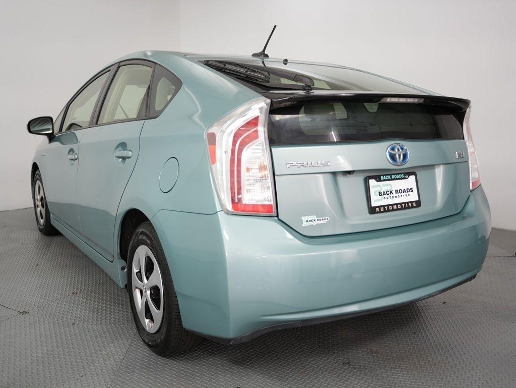 Toyota Prius 5dr HB Three (Natl) 2012