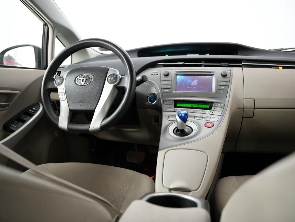 Toyota Prius 5dr HB Three (Natl) 2012