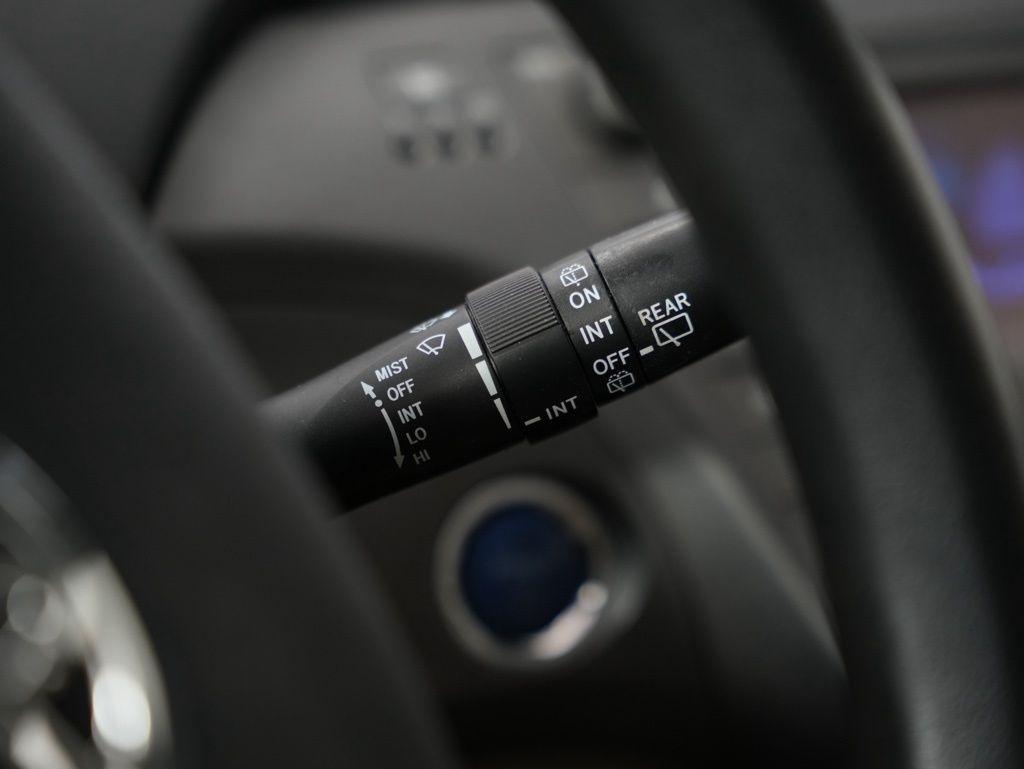 Toyota Prius 5dr HB Three (Natl) 2012