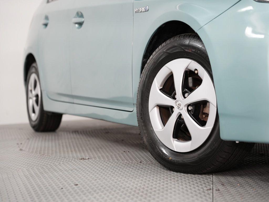 Toyota Prius 5dr HB Three (Natl) 2012