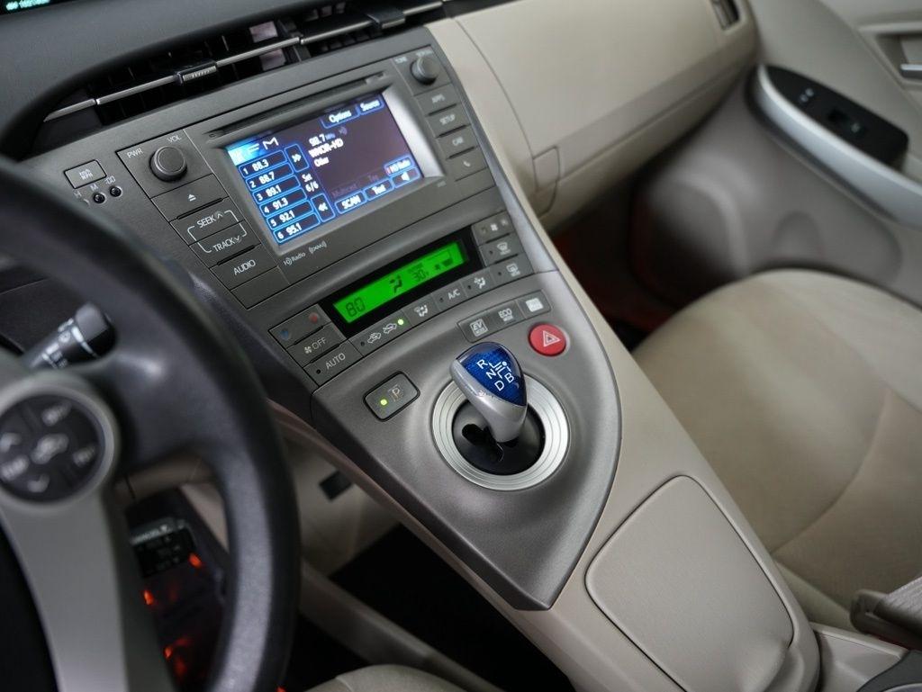 Toyota Prius 5dr HB Three (Natl) 2012