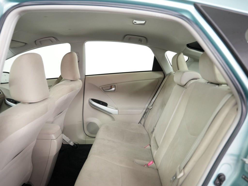 Toyota Prius 5dr HB Three (Natl) 2012