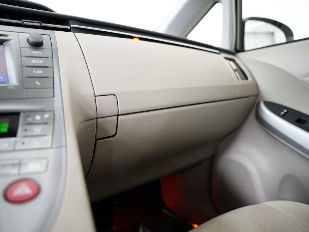 Toyota Prius 5dr HB Three (Natl) 2012