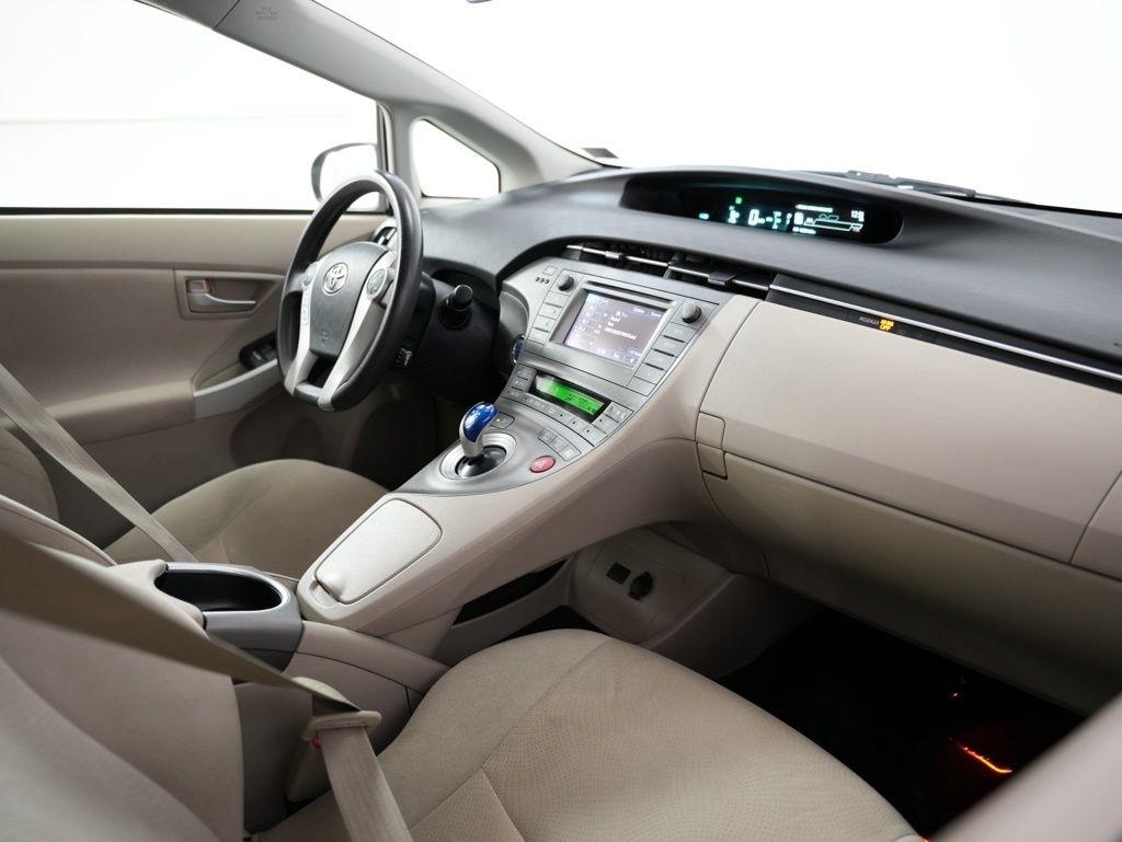 Toyota Prius 5dr HB Three (Natl) 2012