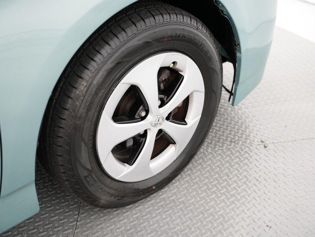 Toyota Prius 5dr HB Three (Natl) 2012