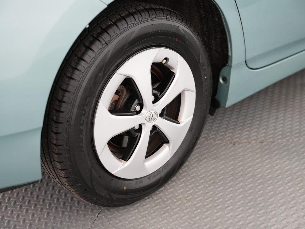 Toyota Prius 5dr HB Three (Natl) 2012