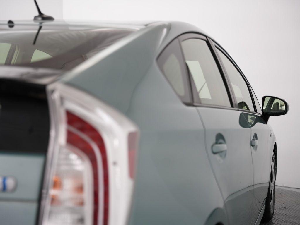 Toyota Prius 5dr HB Three (Natl) 2012