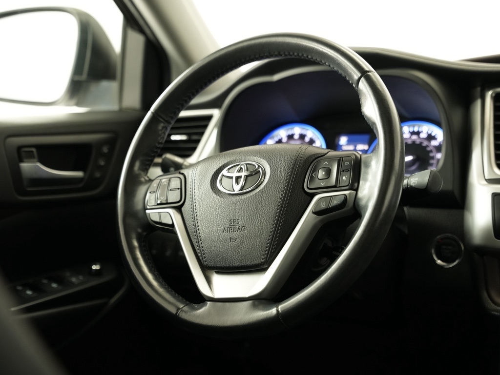 Toyota Highlander Limited V6 AWD (Natl) 2019