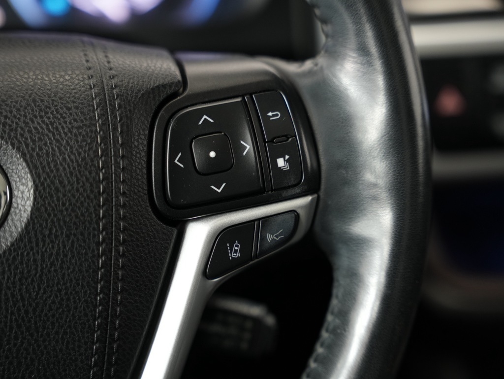 Toyota Highlander Limited V6 AWD (Natl) 2019