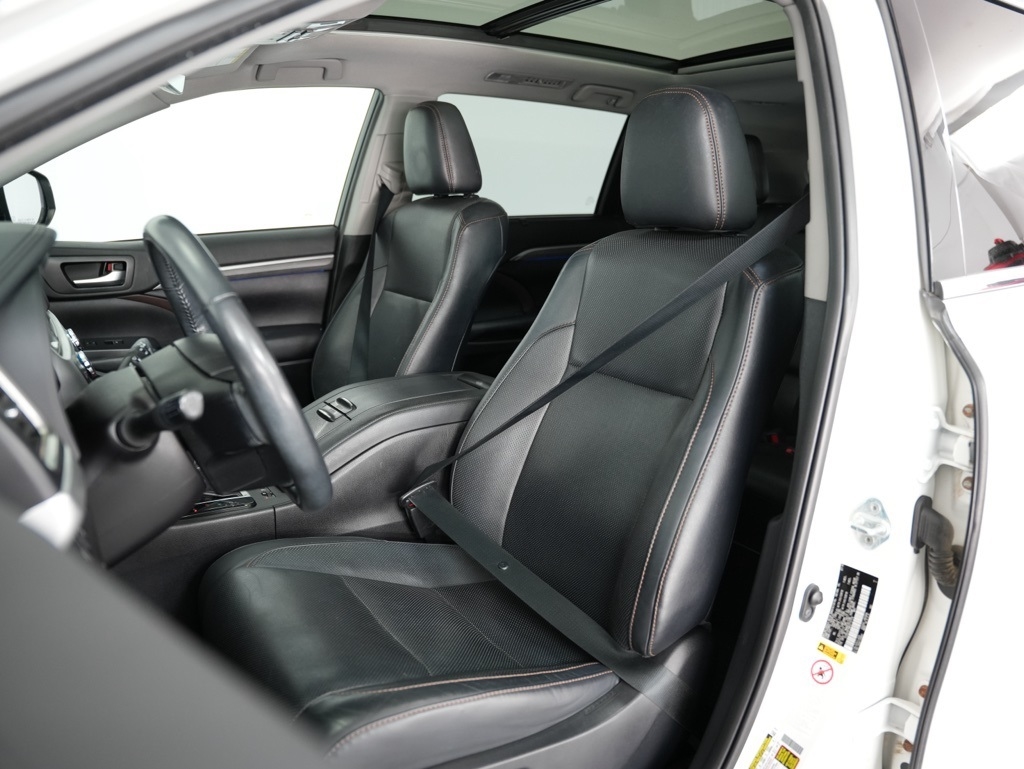 Toyota Highlander Limited V6 AWD (Natl) 2019