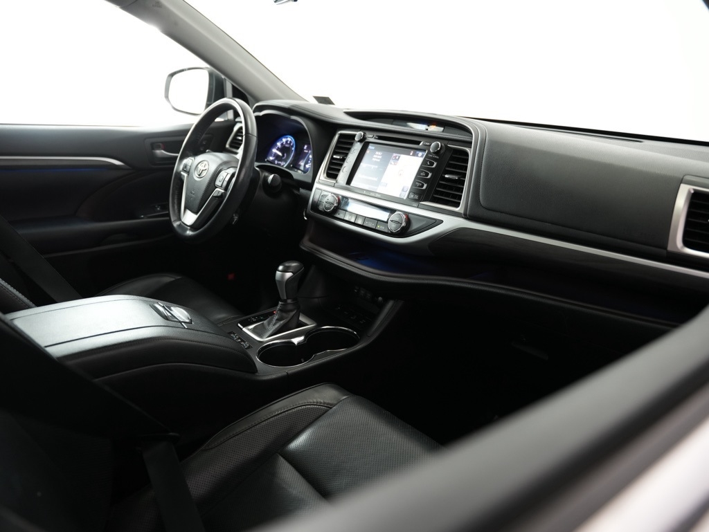 Toyota Highlander Limited V6 AWD (Natl) 2019