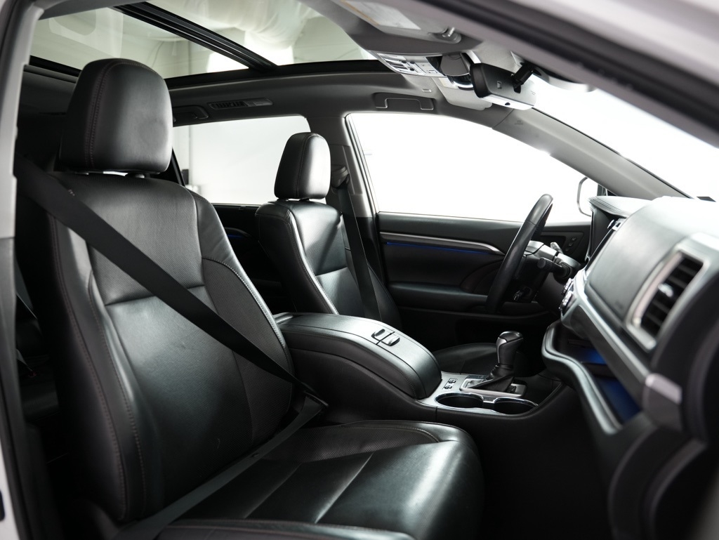 Toyota Highlander Limited V6 AWD (Natl) 2019