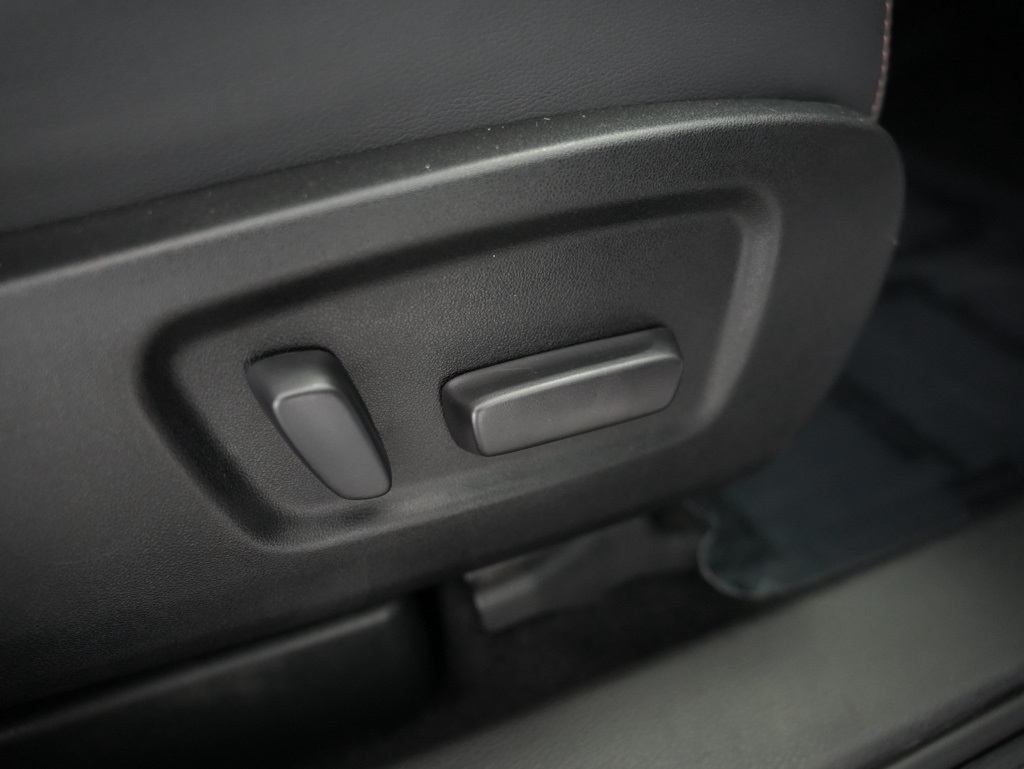 Toyota Highlander Limited V6 AWD (Natl) 2019