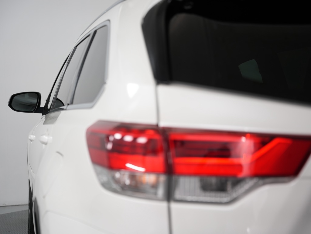 Toyota Highlander Limited V6 AWD (Natl) 2019