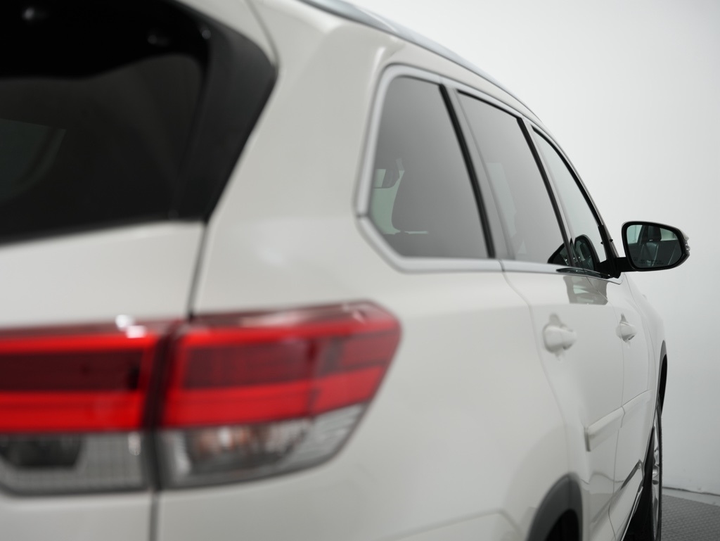 Toyota Highlander Limited V6 AWD (Natl) 2019