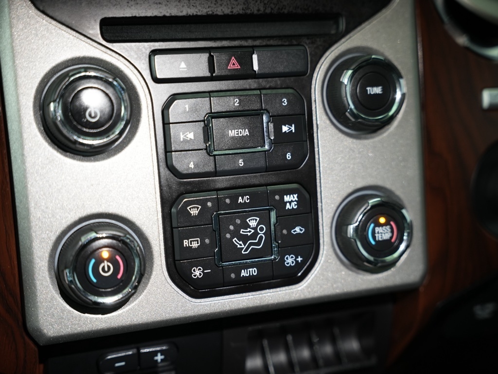 Ford Super Duty F-250 SRW 4WD Crew Cab 156" Platinum 2014