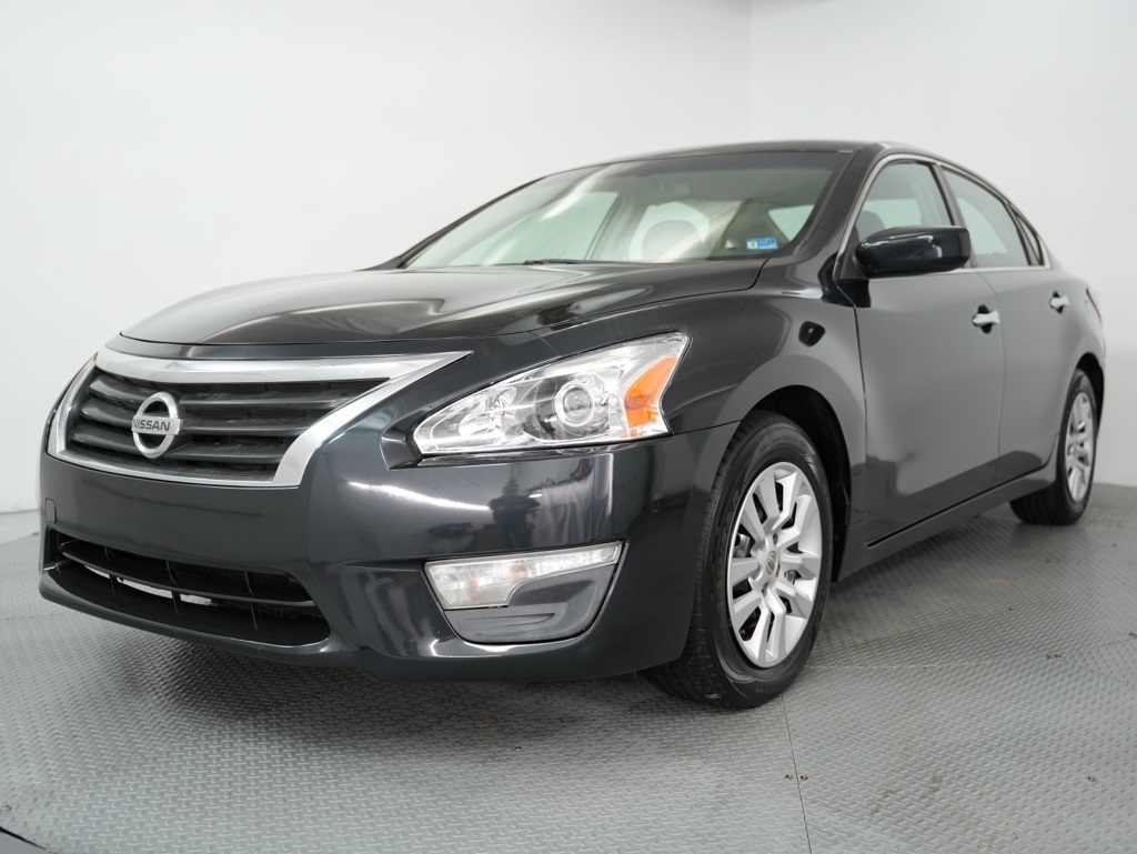 Nissan Altima 4dr Sdn I4 2.5 S 2013