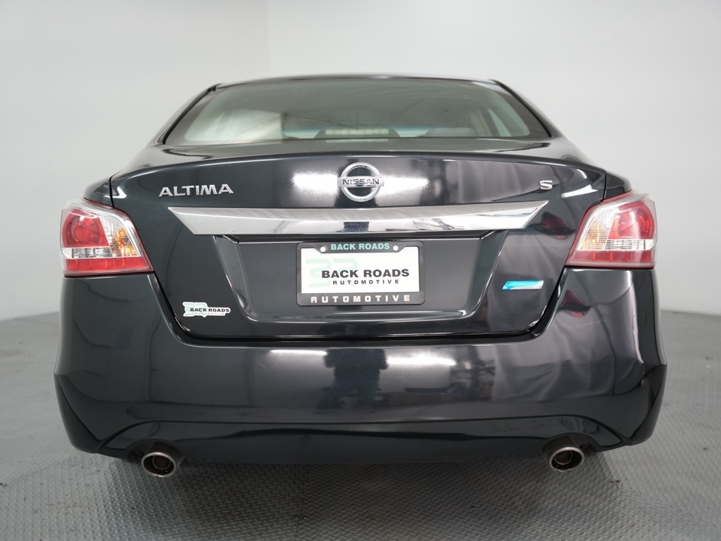 Nissan Altima 4dr Sdn I4 2.5 S 2013