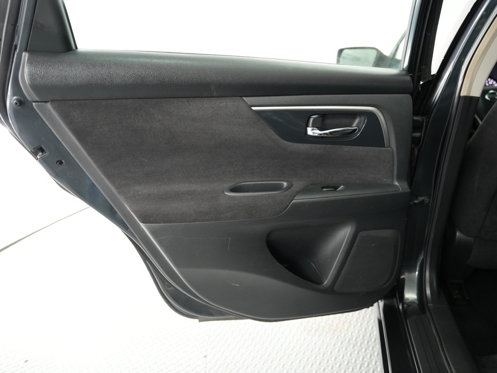 Nissan Altima 4dr Sdn I4 2.5 S 2013