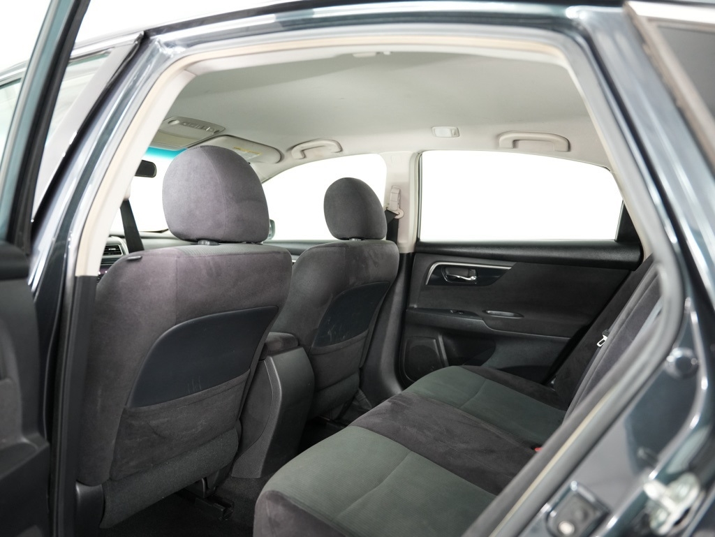 Nissan Altima 4dr Sdn I4 2.5 S 2013