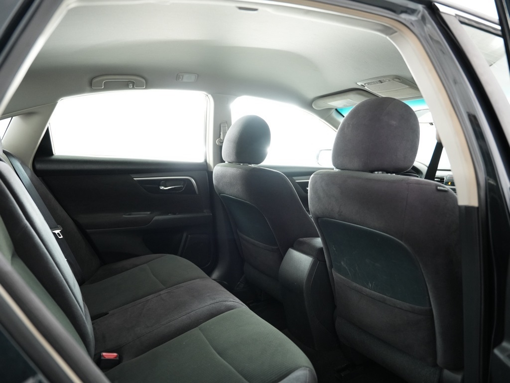 Nissan Altima 4dr Sdn I4 2.5 S 2013