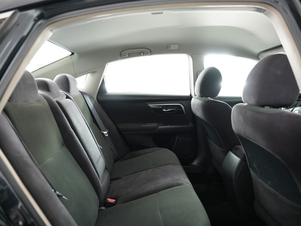 Nissan Altima 4dr Sdn I4 2.5 S 2013