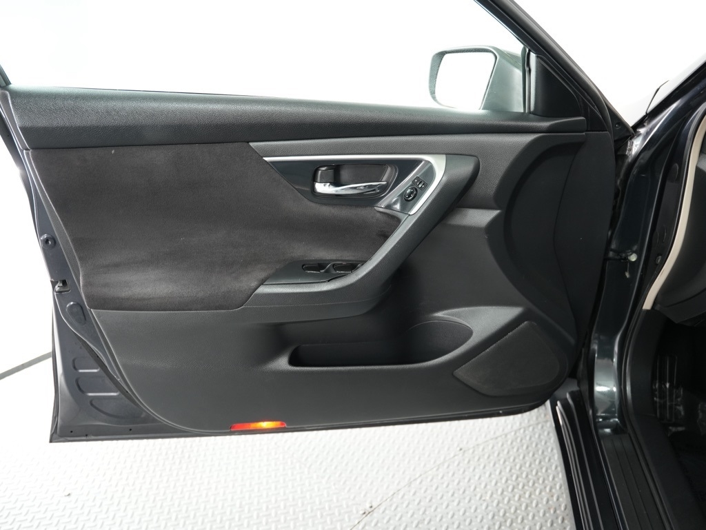 Nissan Altima 4dr Sdn I4 2.5 S 2013