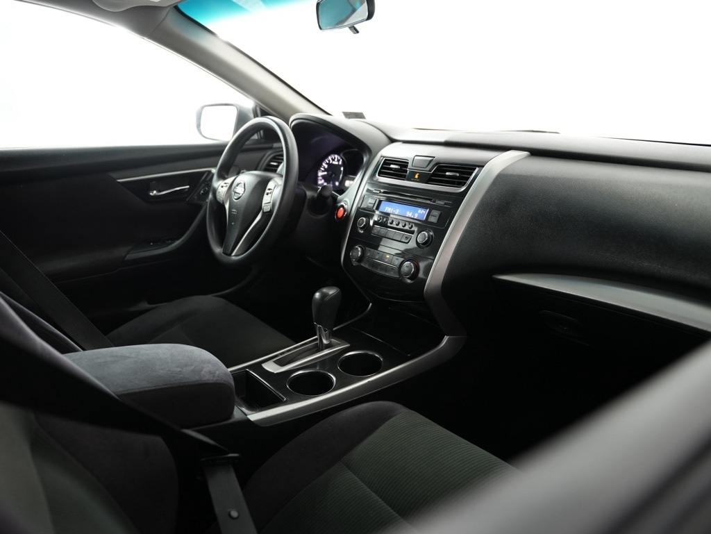 Nissan Altima 4dr Sdn I4 2.5 S 2013