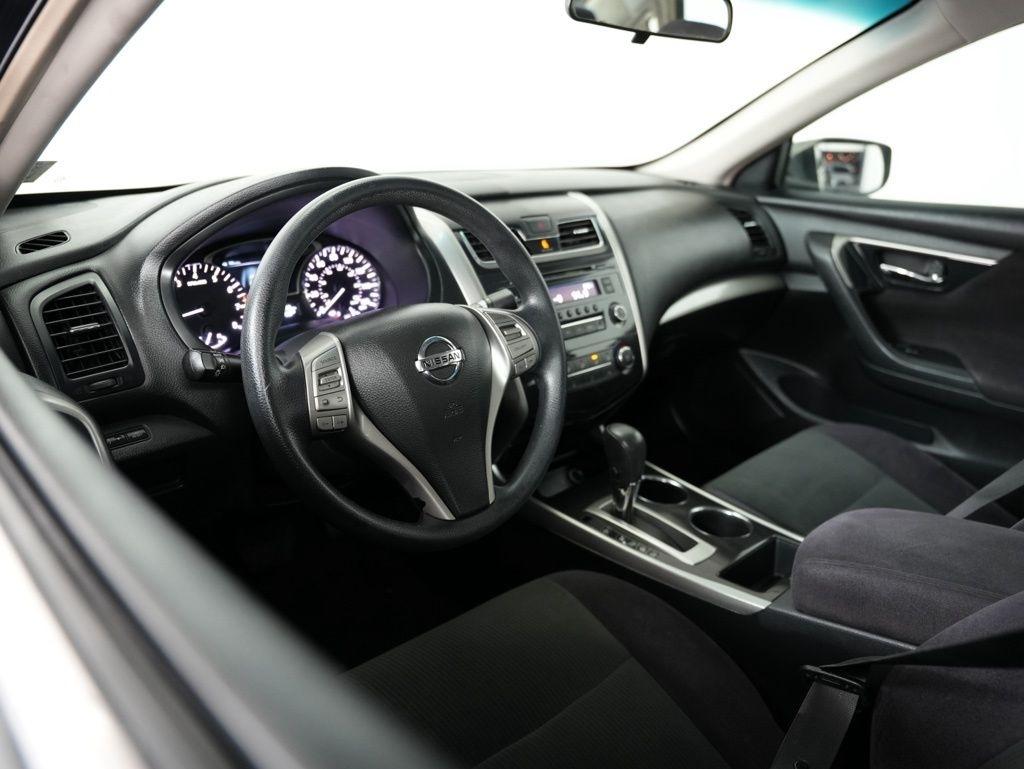 Nissan Altima 4dr Sdn I4 2.5 S 2013