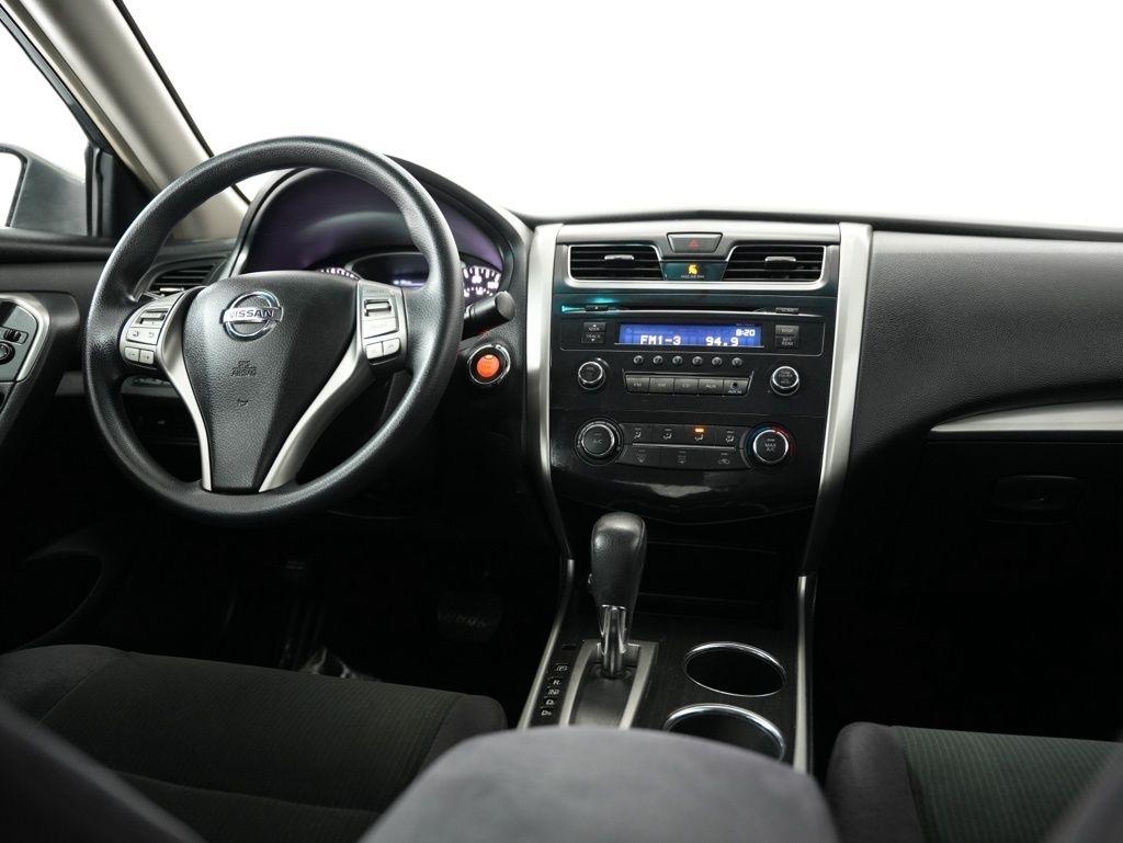 Nissan Altima 4dr Sdn I4 2.5 S 2013