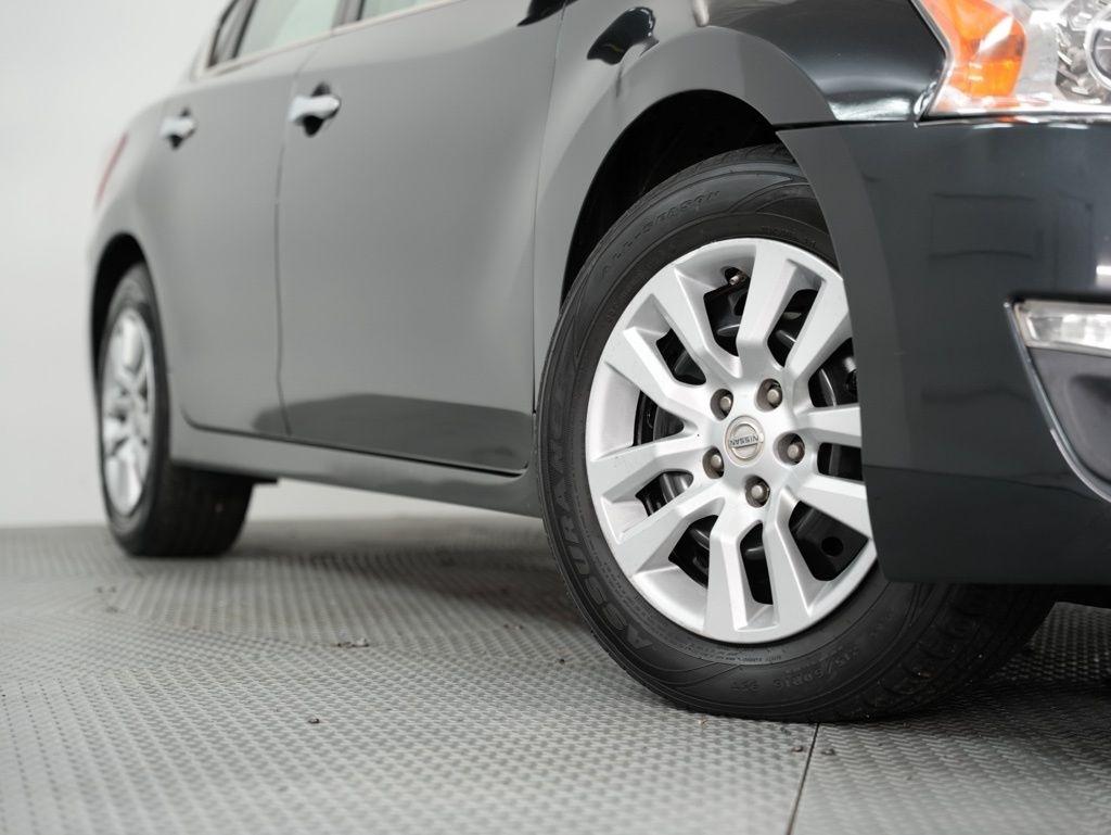 Nissan Altima 4dr Sdn I4 2.5 S 2013